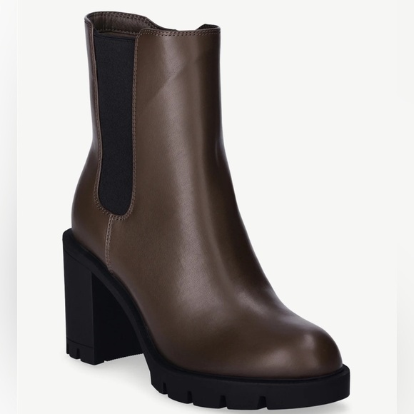 🆕 Scoop Women’s Lug Sole Chelsea Boots (sizes 9 & 10 available!) - Picture 2 of 6